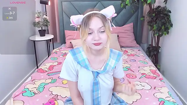 SweetieAngela online show from March 5, 6:23 am