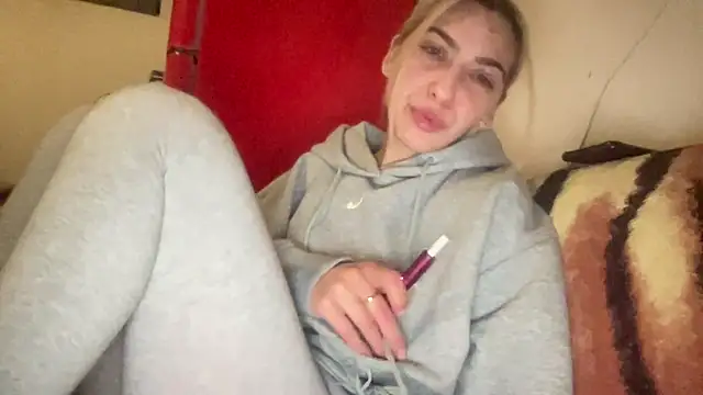 Snapshot of sarrah_rossy chatting on February 25, 7:58 pm sarrah rossy online show from February 25, 7:58 pm