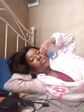 Snapshot of Coco_Nile chatting on May 28, 9:39 am Coco Nile online show from May 28, 9:39 am
