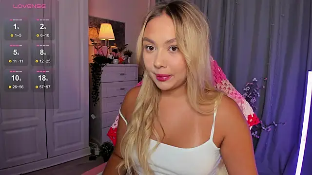 Snapshot of _Loneve__ chatting on October 8, 3:42 pm Loneve online show from October 8, 3:42 pm