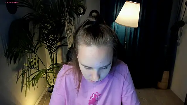 Snapshot of Lika_0ne chatting on September 24, 11:57 am Lika 0ne online show from September 24, 11:57 am