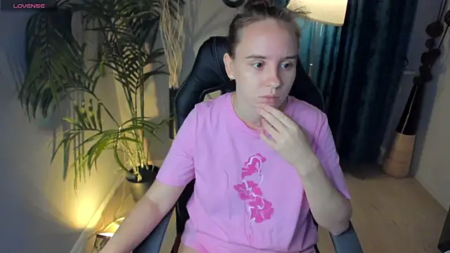 Snapshot of Lika_0ne chatting on September 26, 11:58 am Lika 0ne online show from September 26, 11:58 am