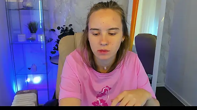 Snapshot of Lika_0ne chatting on October 2, 12:12 pm Lika 0ne online show from October 2, 12:12 pm