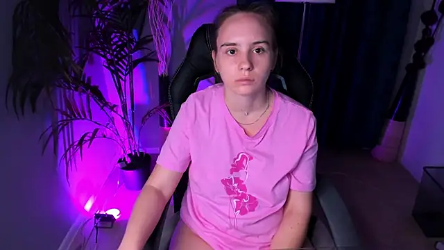 Snapshot of Lika_0ne chatting on October 10, 11:09 am Lika 0ne online show from October 10, 11:09 am