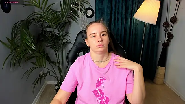 Snapshot of Lika_0ne chatting on October 13, 12:16 pm Lika 0ne online show from October 13, 12:16 pm