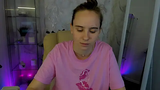 Snapshot of Lika_0ne chatting on October 18, 12:17 pm Lika 0ne online show from October 18, 12:17 pm