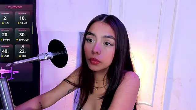 lanna brunette online show from April 24, 1:35 pm