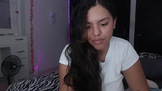 Snapshot of Anitta_bell chatting on February 10, 8:31 pm Anitta bell online show from February 10, 8:31 pm
