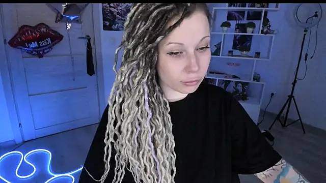 HoneySallyMoore online show from February 5, 11:20 pm