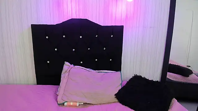 Snapshot of nicky_angel1 chatting on February 24, 9:52 pm nicky angel1 online show from February 24, 9:52 pm