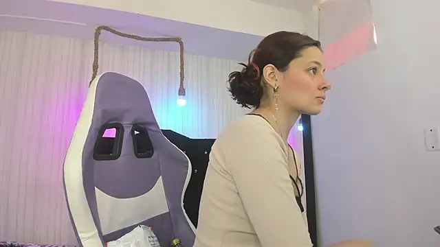 nicky angel1 online show from February 10, 6:45 pm