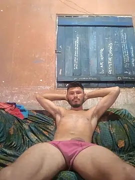 Snapshot of DamAlves49 chatting on April 17, 11:24 am DamAlves49 online show from April 17, 11:24 am