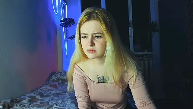 Snapshot of Alexa_Pirs chatting on February 19, 2:44 pm Alexa Pirs online show from February 19, 2:44 pm