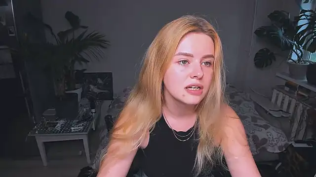 Snapshot of Alexa_Pirs chatting on September 13, 3:01 pm Alexa Pirs online show from September 13, 3:01 pm