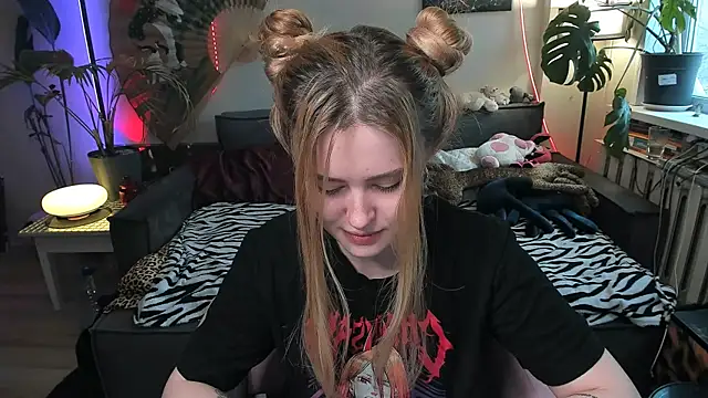 Alexa Pirs online show from March 3, 12:22 pm