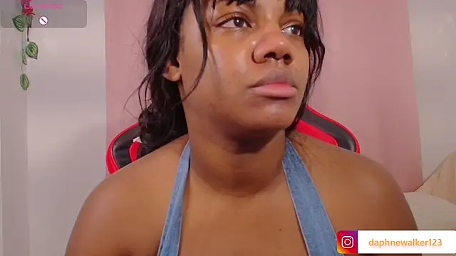 Daphnewalker   online show from March 30, 1:01 pm