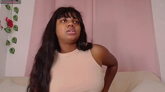 Daphnewalker   online show from April 19, 8:55 pm