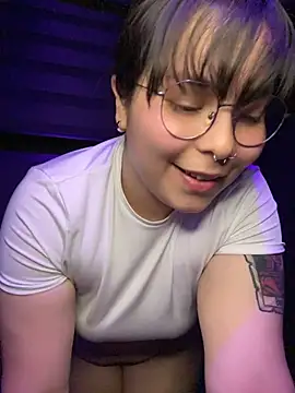 Snapshot of Solo_yoss chatting on June 5, 6:52 am Solo yoss online show from June 5, 6:52 am