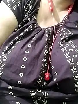 Snapshot of Lizza_boudi chatting on February 19, 1:29 am Lizza boudi online show from February 19, 1:29 am