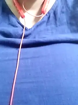 Snapshot of Lizza_boudi chatting on February 19, 1:50 pm Lizza boudi online show from February 19, 1:50 pm