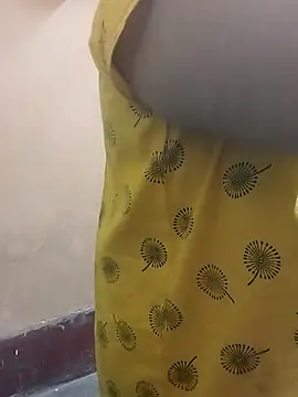 Snapshot of Lizza_boudi chatting on March 22, 9:34 am Lizza boudi online show from March 22, 9:34 am