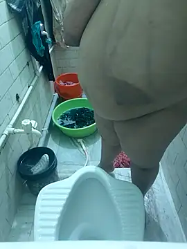 Snapshot of Lizza_boudi chatting on October 6, 6:11 am Lizza boudi online show from October 6, 6:11 am