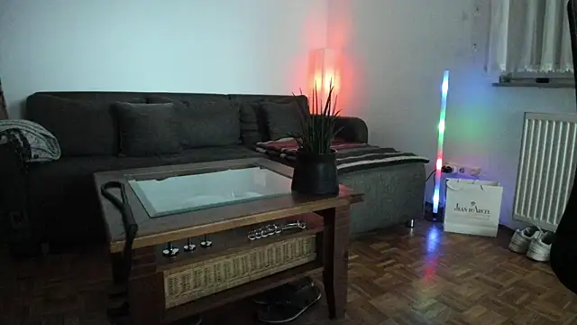 molicaremolicare online show from November 26, 1:01 pm