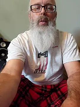 Snapshot of HardSteele97 chatting on April 26, 3:32 pm HardSteele97 online show from April 26, 3:32 pm