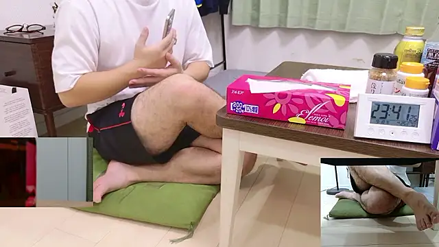 Snapshot of YARASERO-kun chatting on September 18, 2:41 pm YARASERO-kun online show from September 18, 2:41 pm