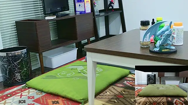 YARASERO-kun online show from November 6, 8:04 am