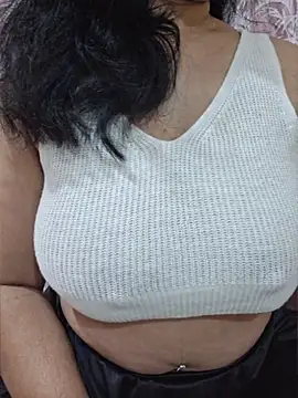 Jassi Does online show from April 21, 8:12 pm