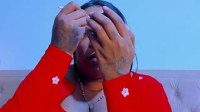 Snapshot of emma_purple_ chatting on March 17, 6:32 pm emma purple online show from March 17, 6:32 pm