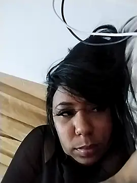 Snapshot of emma_purple_ chatting on March 23, 8:48 am emma purple online show from March 23, 8:48 am