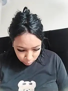 Snapshot of emma_purple_ chatting on November 24, 7:35 pm emma purple online show from November 24, 7:35 pm