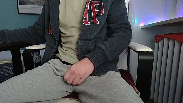 Snapshot of Manuhot001 chatting on December 22, 10:18 pm Manuhot001 online show from December 22, 10:18 pm