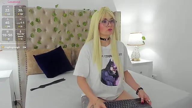 CandieGilson   online show from February 17, 6:15 pm