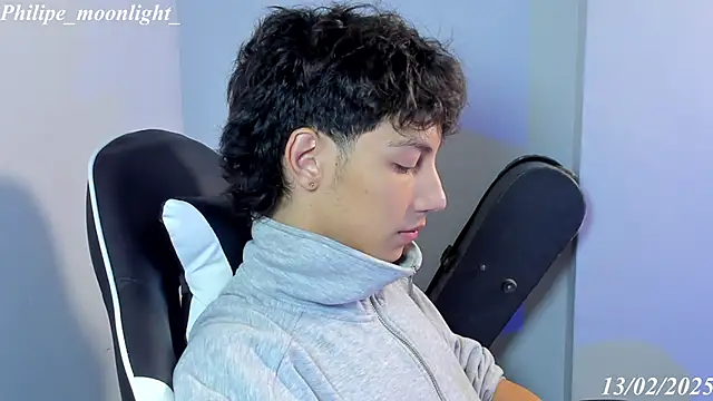 Snapshot of philipe_moonlight_ chatting on February 14, 4:15 am philipe moonlight online show from February 14, 4:15 am