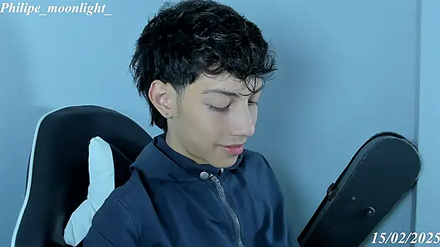 Snapshot of philipe_moonlight_ chatting on February 15, 8:44 am philipe moonlight online show from February 15, 8:44 am