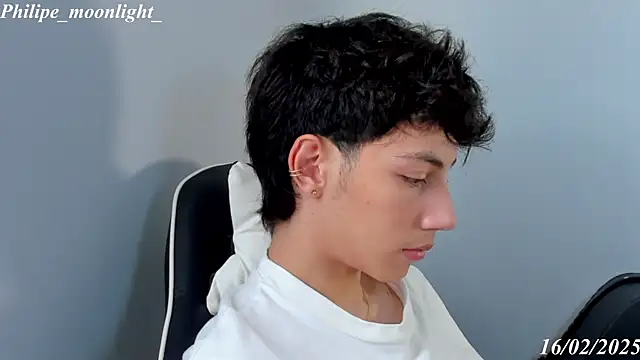 Snapshot of philipe_moonlight_ chatting on February 16, 8:33 pm philipe moonlight online show from February 16, 8:33 pm