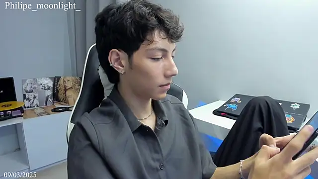 Snapshot of philipe_moonlight_ chatting on March 10, 1:56 am philipe moonlight online show from March 10, 1:56 am