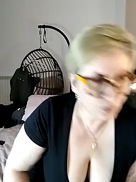 Snapshot of Pumabionda chatting on March 22, 8:37 pm Pumabionda online show from March 22, 8:37 pm