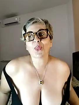 Snapshot of Pumabionda chatting on September 8, 3:55 pm Pumabionda online show from September 8, 3:55 pm