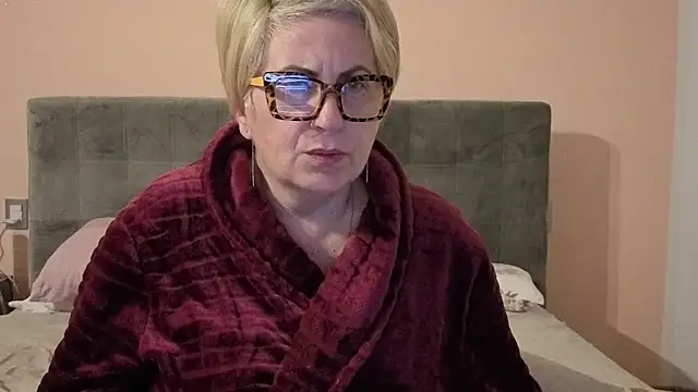 Snapshot of Pumabionda chatting on November 23, 6:30 pm Pumabionda online show from November 23, 6:30 pm