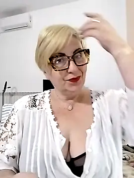 Snapshot of Pumabionda chatting on December 2, 11:11 pm Pumabionda online show from December 2, 11:11 pm