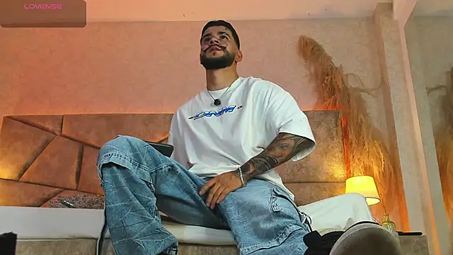 Snapshot of DickGriffith_ chatting on September 13, 12:05 pm DickGriffith online show from September 13, 12:05 pm