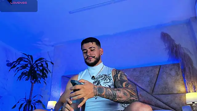 Snapshot of DickGriffith_ chatting on October 9, 12:58 pm DickGriffith online show from October 9, 12:58 pm