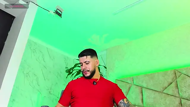 Snapshot of DickGriffith_ chatting on October 28, 10:30 am DickGriffith online show from October 28, 10:30 am