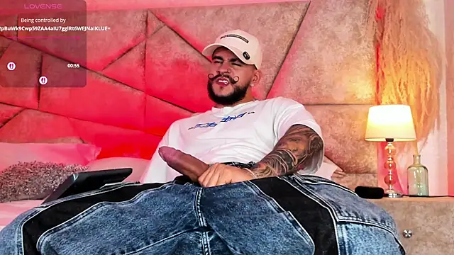 Snapshot of DickGriffith_ chatting on November 9, 10:52 pm DickGriffith online show from November 9, 10:52 pm