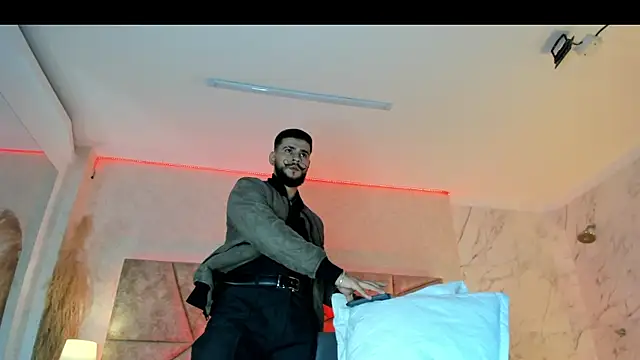 Snapshot of DickGriffith_ chatting on January 18, 12:20 pm DickGriffith online show from January 18, 12:20 pm