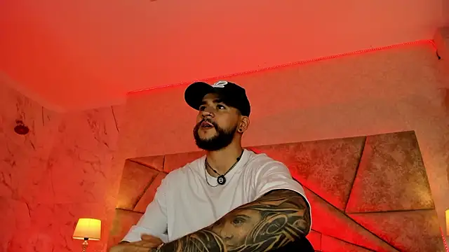 Snapshot of DickGriffith_ chatting on February 10, 12:48 am DickGriffith online show from February 10, 12:48 am